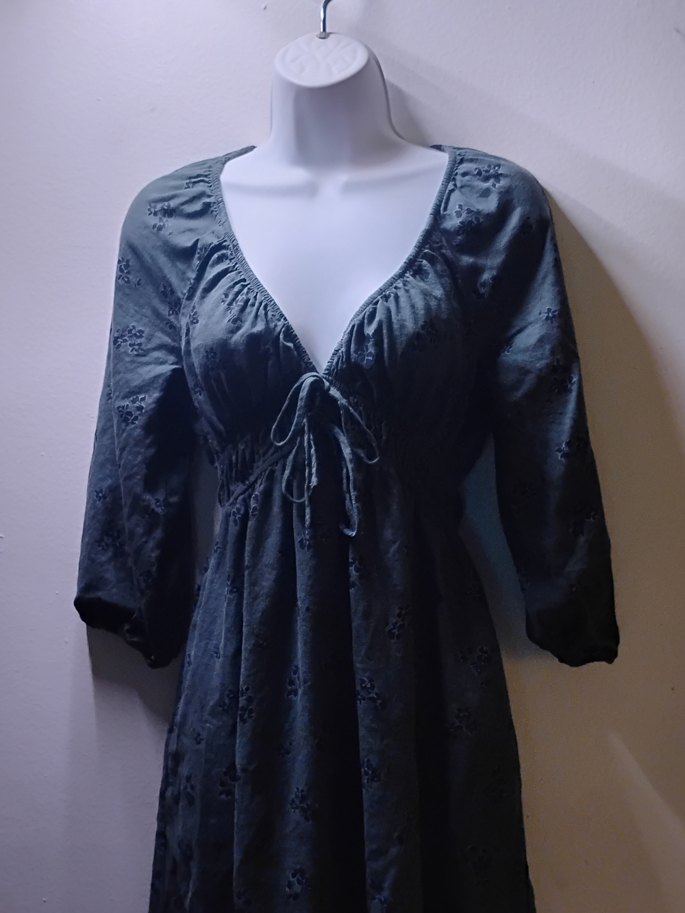Universal Thread Deep V Tie-Front Chemise in Dark Blue Size XS